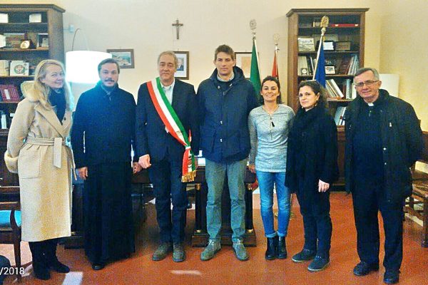 Natale Chiesa Ortodossa.Natale Ortodosso Incontro Tra Il Sindaco Di Tarquinia Ed Il Parroco Della Chiesa Ortodossa