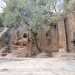 grotte scalina tomba rupestre