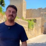 Gian Marco D’Eusebi mentre registra contenuti a Tarquinia