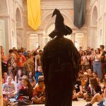 La professoressa McGranitt durante la cerimonia di smistamento nella sala delle feste della Biblioteca di Tarquinia
