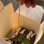 Falafel di fave con salsa allo yogurt e menta, street food di Namo Risto Bottega al DiVino Etrusco di Tarquinia.