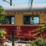 Treno storico Espresso Val d’Orcia e Siena in viaggio con carrozze Gran Confort, collegamento Roma–Tarquinia–Siena.