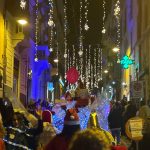 Un momento della parata di Natale in centro a Tarquinia