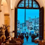 Roma: uno degli accessi a Palazzo Braschi da piazza Navona