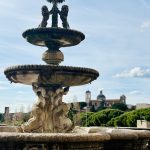 Fontana nel cortile di Palazzo dei Priori a Viterbo