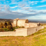 Panorama sulla chiesa di San Giacomo a Tarquinia
